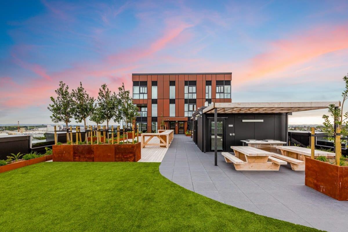 Stunning Ellerslie Apartment + Private Balcony Auckland Exterior foto