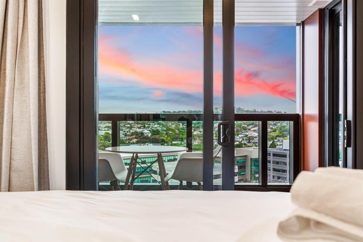 Stunning Ellerslie Apartment + Private Balcony Auckland Exterior foto